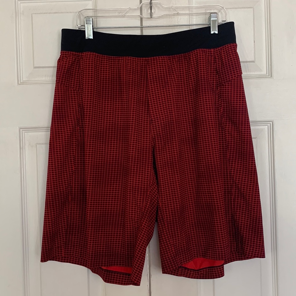 LULULEMON Core red black pullon Shorts